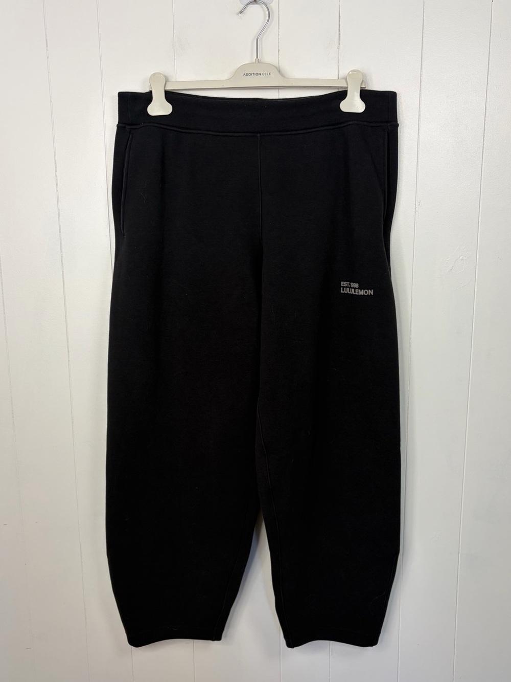 Lululemon Heavyweight Fleece Sweatpants
Black Barrel Pant Size XL Loungewear Gym - Picture 5 of 8
